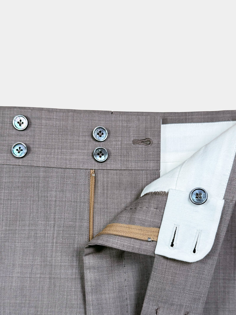 Multi-Button Closure Inside the Fly